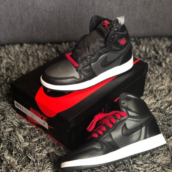 Jordan 1 High Black Satin - Picture 3 of 4